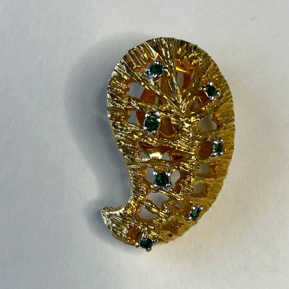 Vintage/golden earrings with blue stones